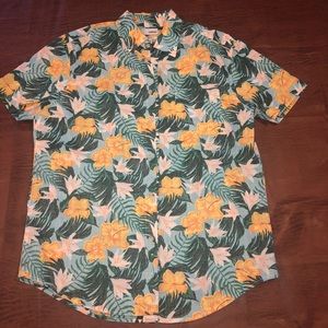 Men’s Button Down Hawaiian Shirt